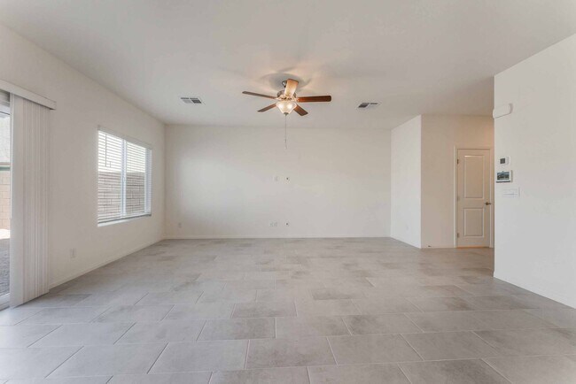 Foto del edificio - NEWLY BUILT Home with Park Views!