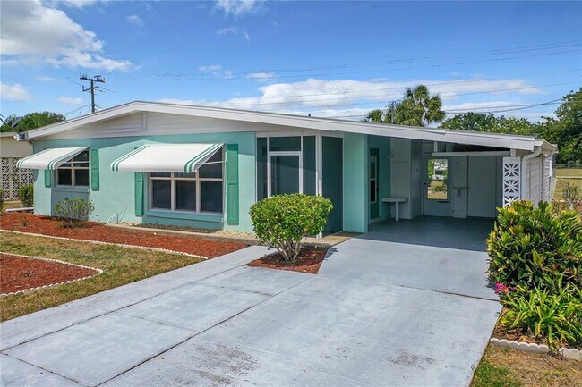 Foto del edificio - 22186 Catherine Ave