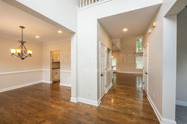Building Photo - 1540 Hampton Hollow Dr