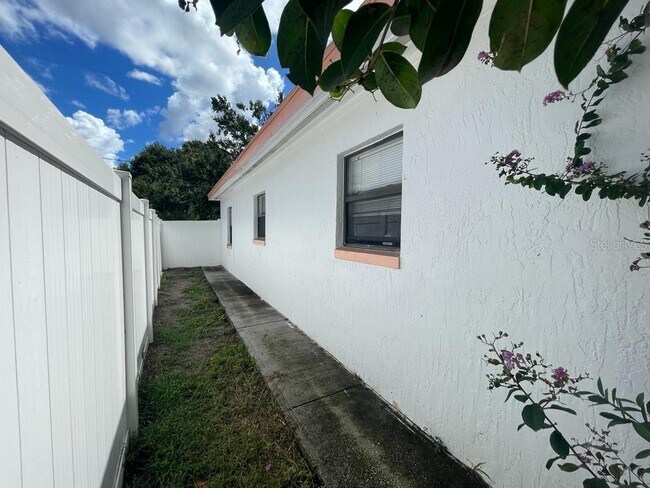Foto del edificio - 700 Cookman Ave