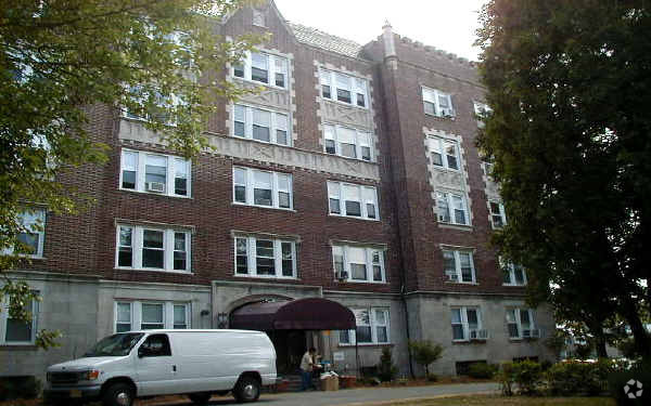 Foto del edificio - South Street Apartment Homes