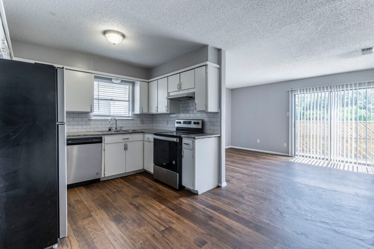Foto principal - 4828 Wellesley Ave