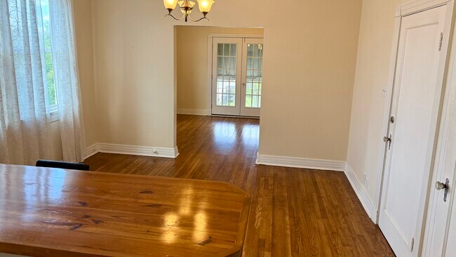 Foto del edificio - 5430 Hawthorne Pl