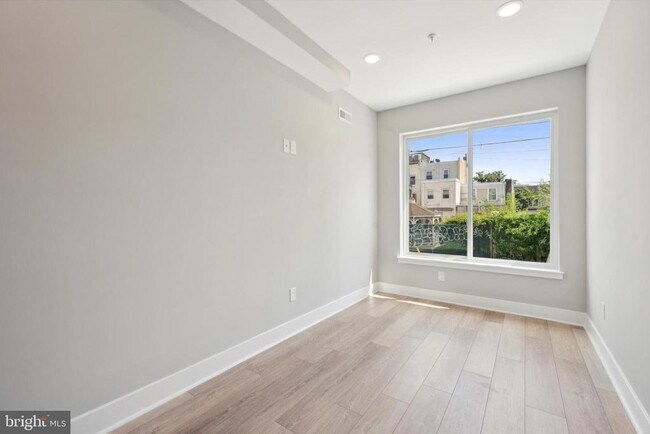 Foto del edificio - 1513 W Seybert St