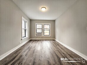 Building Photo - 711 W Brompton Ave