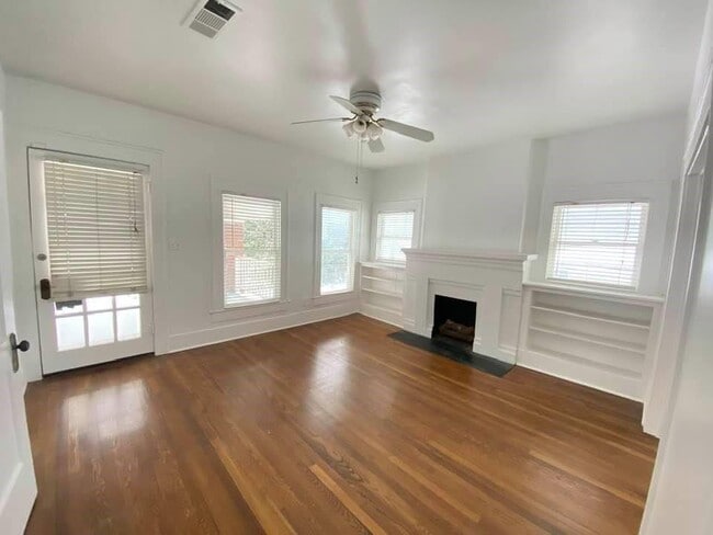 Building Photo - 4922 Reiger Ave