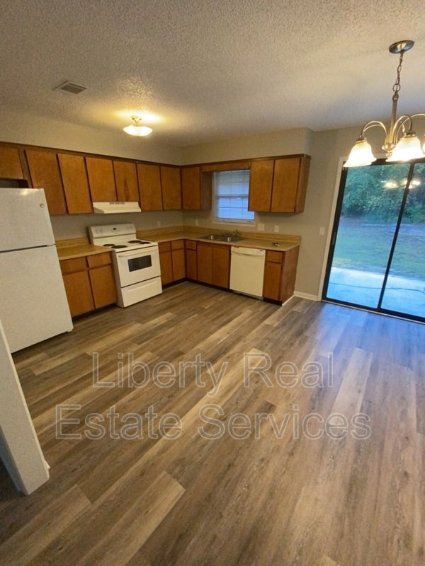 Building Photo - 129 Deann Dr