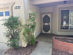 Building Photo - 1371 Loren Dr