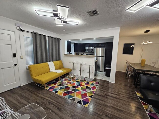Foto del edificio - 1390 Miller Ave