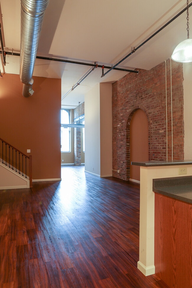 Building Photo - 102 N 3rd St