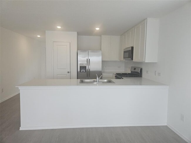 Building Photo - 2317 Sprinkle Dr