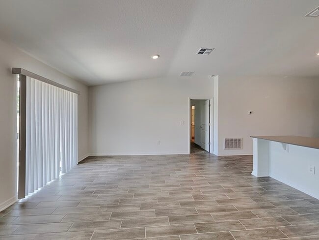 Building Photo - 755 Staffora St