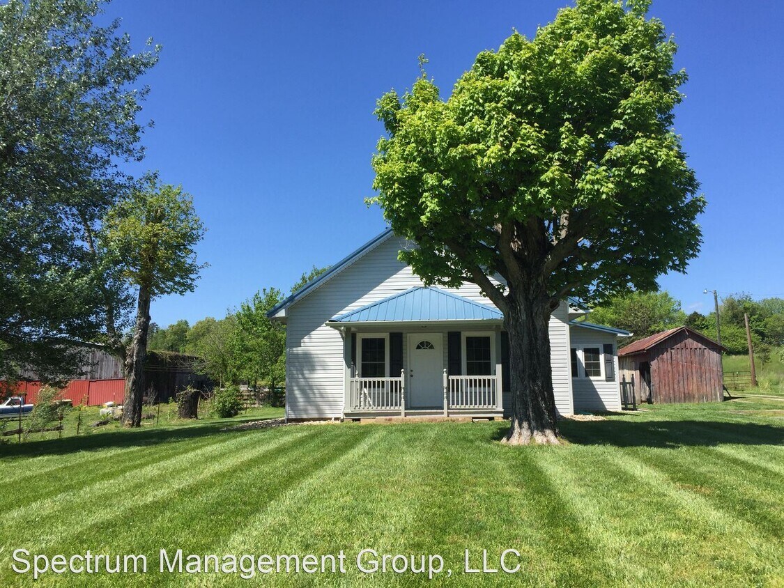 2 br, 1.5 bath House 3450 Cherokee Drive