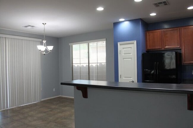 Building Photo - Great Queen Location-Indigo Trails