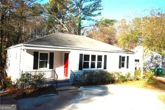 Building Photo - 1040 Shepherds Ln NE