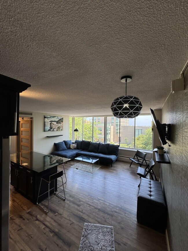 Foto del edificio - 1409 N Prospect Ave