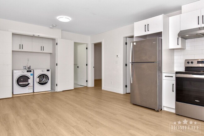 Building Photo - 2 Bed Basement Suite – All Utilities Inclu...