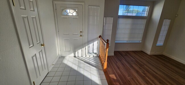 Foto del edificio - Large 3 Bedroom Home with a Loft