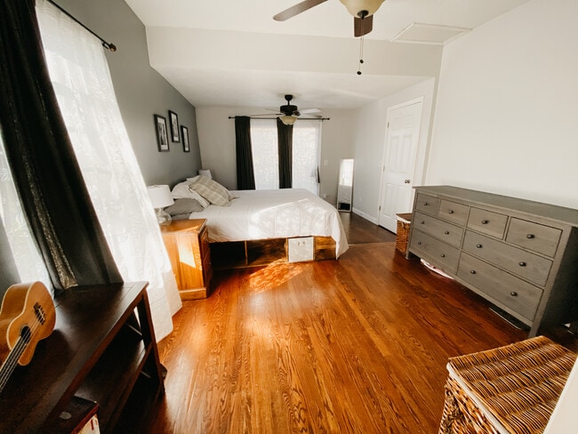 Foto del edificio - 805 Mountain Creek Rd