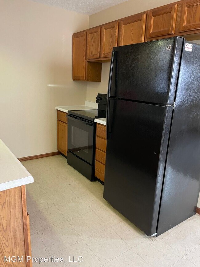 Foto del edificio - 1 br, 1 bath House - 302 E. 4th St.