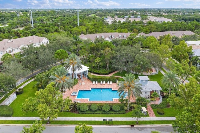 Building Photo - 356 W Thatch Palm Cir