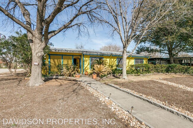 Foto del edificio - 4 br, 3 bath House - 503 Brightwood Pl