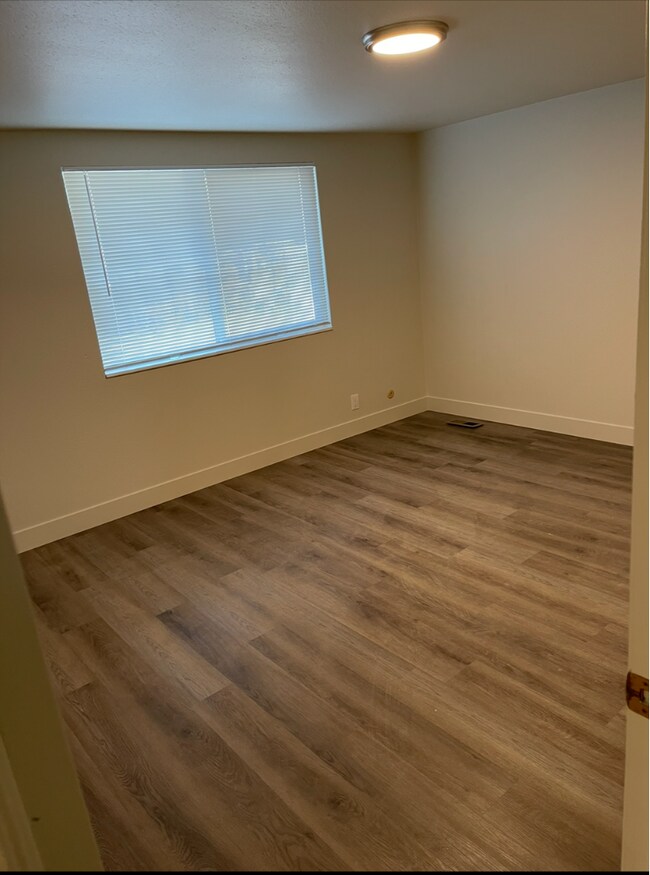 Building Photo - 1592 S 500 E