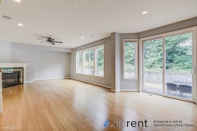 Foto del edificio - 4 br, 3.5 bath House - 6794 195th Place No...