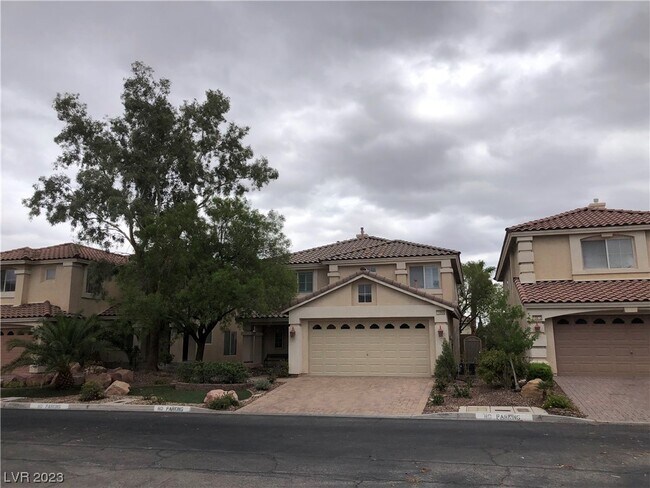 Building Photo - 10866 Royal Highlands St