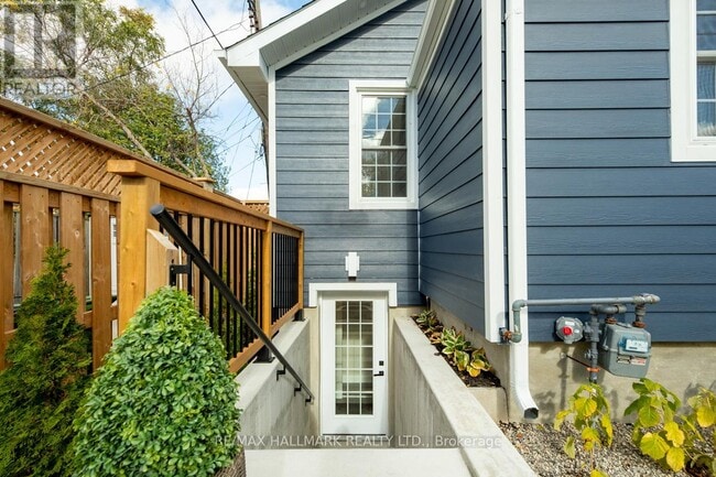 Building Photo - 2 Freeman St