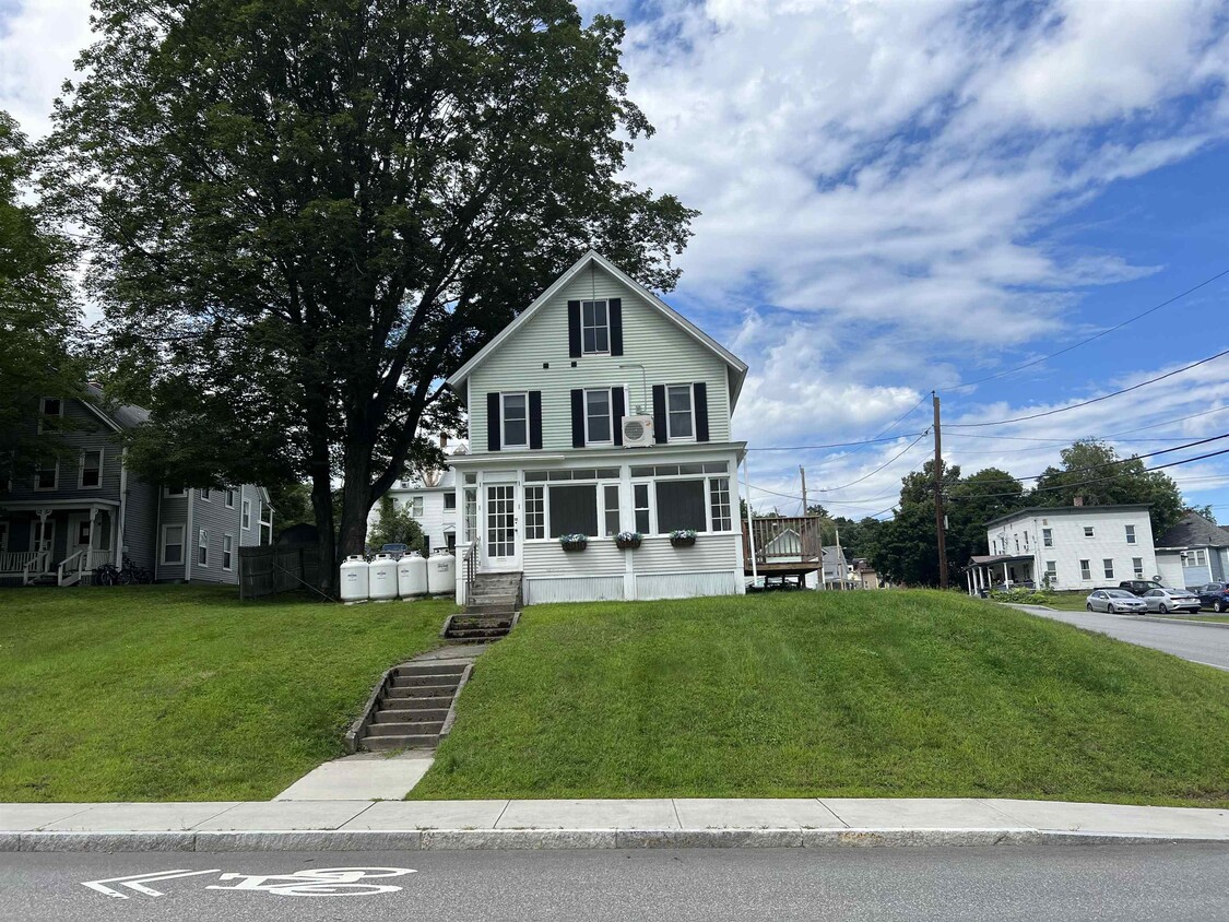 43 Mascoma St, Lebanon, NH 03766 - Room for Rent in Lebanon, NH ...