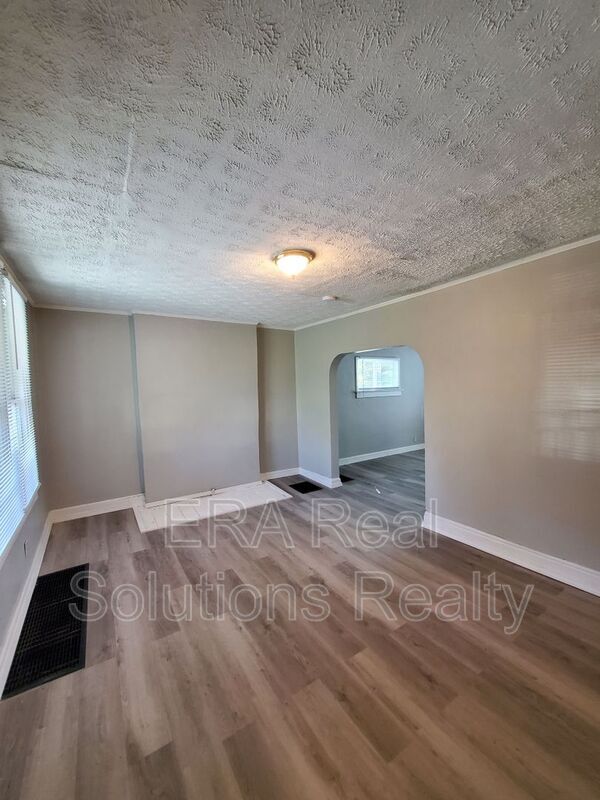 Foto del edificio - 1589 Cordell Ave
