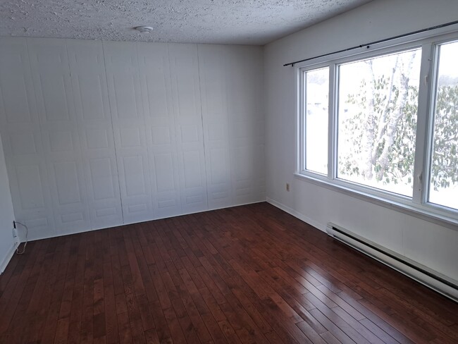 Building Photo - 64 Kipling Dr