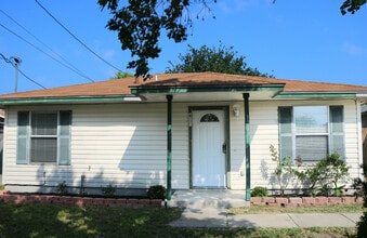 Building Photo - 1933 Orange St