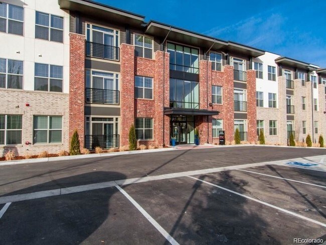 155 S Monaco Pkwy, Denver, CO 80224 House for Rent in