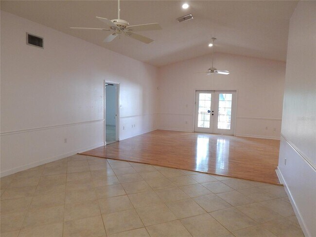 Foto del edificio - 2807 W Bay Haven Dr