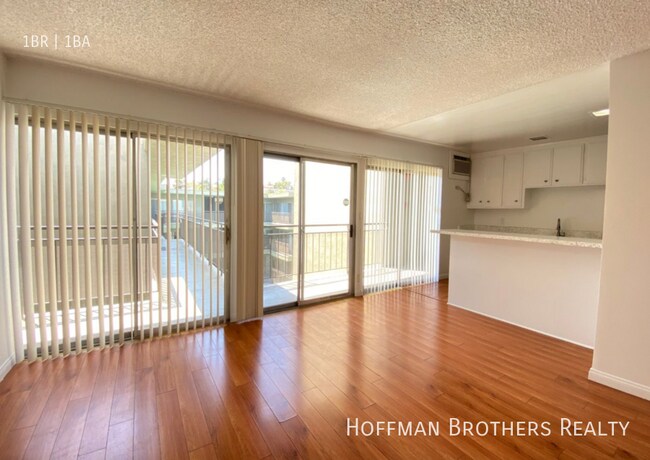 Building Photo - 511 N Kenmore Ave Los Angeles, CA 90004