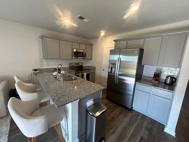Building Photo - 3 bed 2 bath in a new construction neighborhood! 1100 Sqft- Pets allowed!
