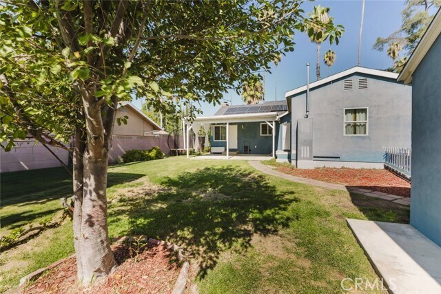 Foto del edificio - 17134 Sherman Way