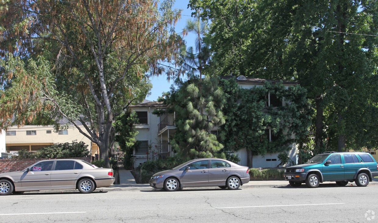 Building Photo - 714-716 S Glenoaks Blvd