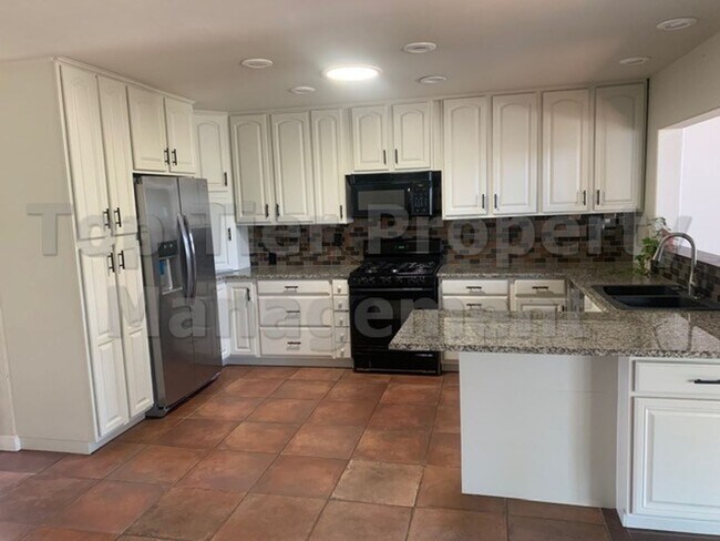 Foto del edificio - Beautiful 4 bed / 2.0 bath / 2,208 sqft Home in Encinitas - Available 02/13