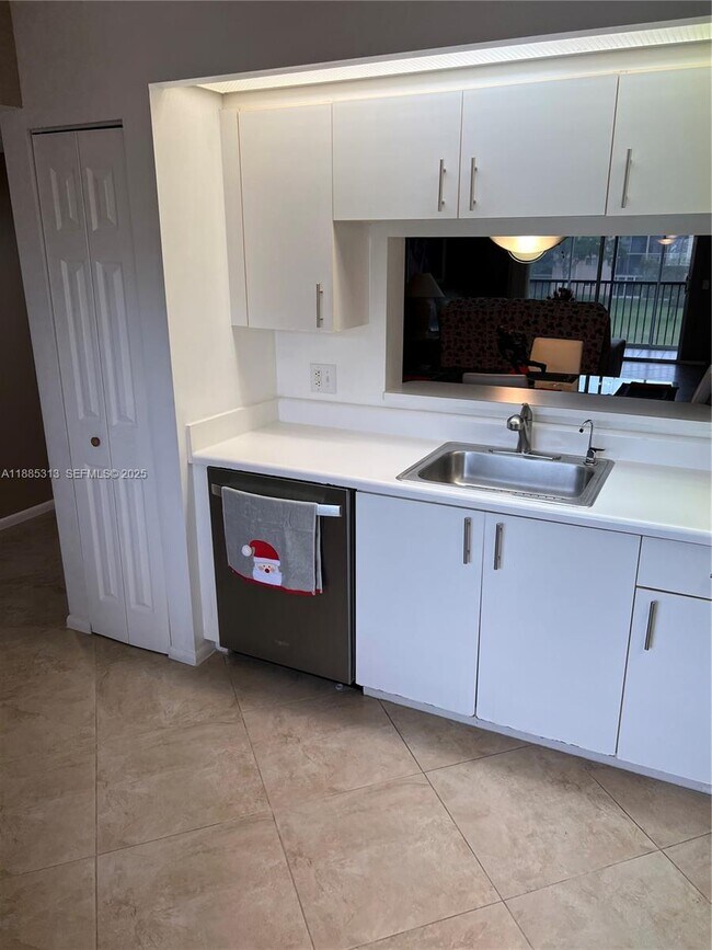 Foto del edificio - 12550 SW 15th St