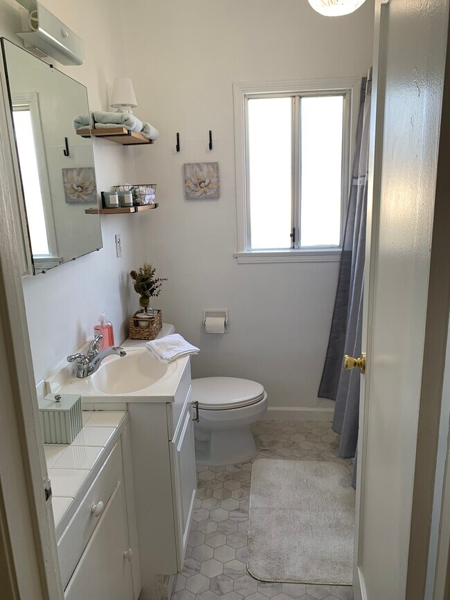 Baño - 4092 Howard Ave