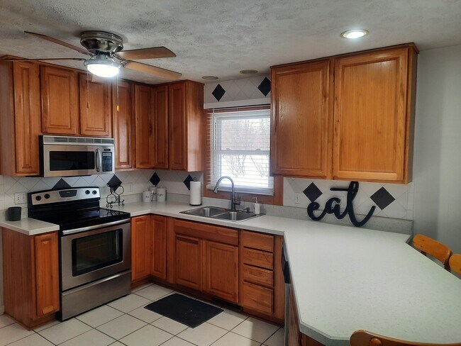 Foto del edificio - 144 Brentwood Dr