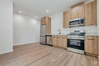 Building Photo - 416 S Ave 56