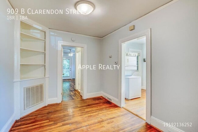 Building Photo - 909 Clarendon St