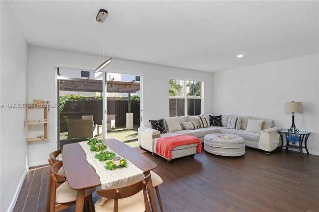 Foto del edificio - 14580 SE 26th Ave