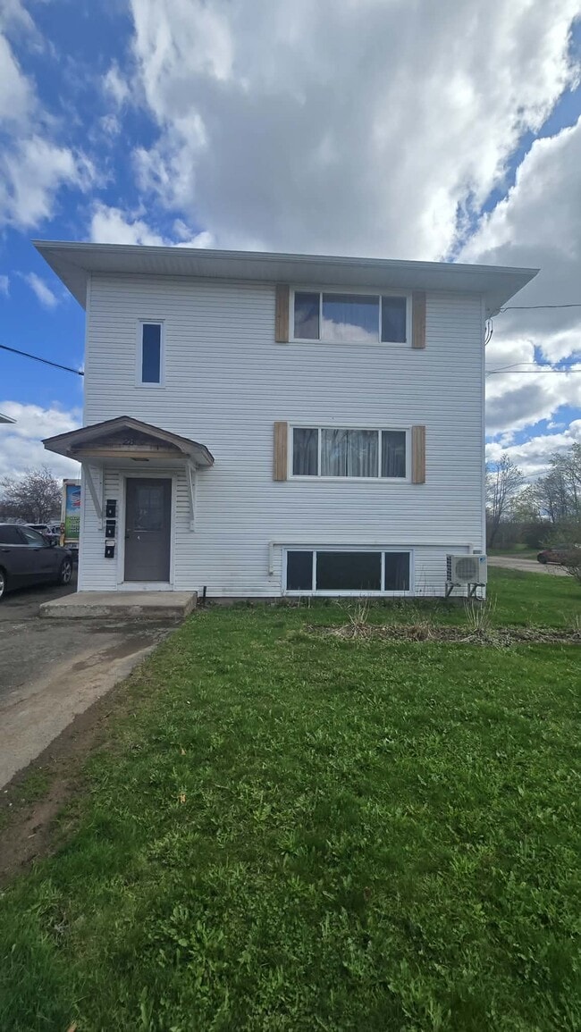 Building Photo - 23 Falkland St