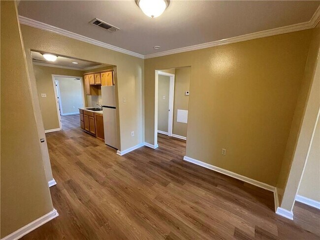 Building Photo - 5730 Marigny St