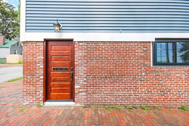 Foto del edificio - 135 York St